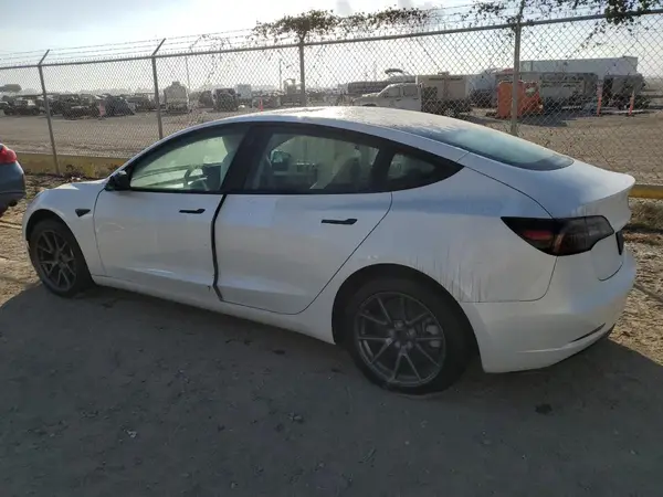 5YJ3E1EB9MF035738 2021 TESLA MODEL 3 - Image 2
