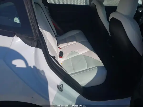 5YJ3E1EB9MF048490 2021 TESLA MODEL 3 - Image 8