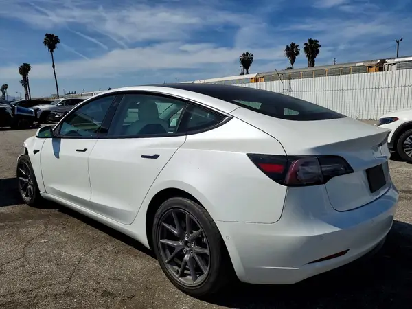5YJ3E1EB9MF067542 2021 TESLA MODEL 3 - Image 2