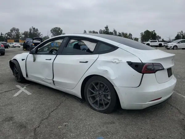 5YJ3E1EB9MF070246 2021 TESLA MODEL 3 - Image 2