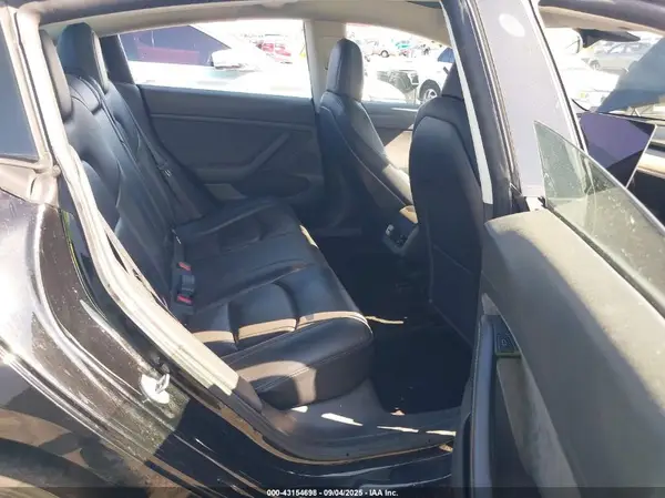 5YJ3E1EB9MF074037 2021 TESLA MODEL 3 - Image 8