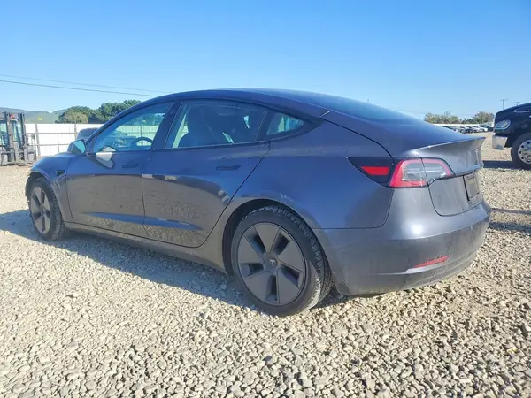 5YJ3E1EB9MF088505 2021 TESLA MODEL 3 - Image 2