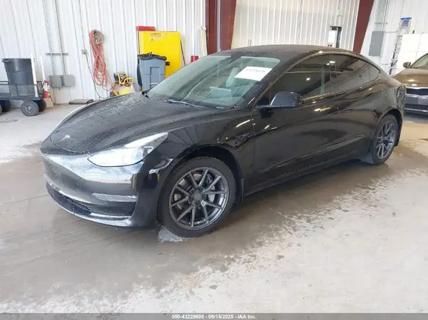 5YJ3E1EB9MF090545 2021 TESLA MODEL 3 - Image 2