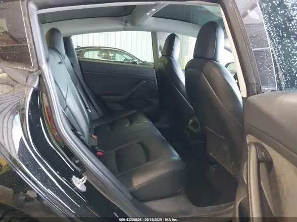 5YJ3E1EB9MF090545 2021 TESLA MODEL 3 - Image 8