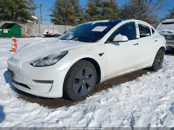 5YJ3E1EB9MF855382 2021 TESLA MODEL 3 - Image 2