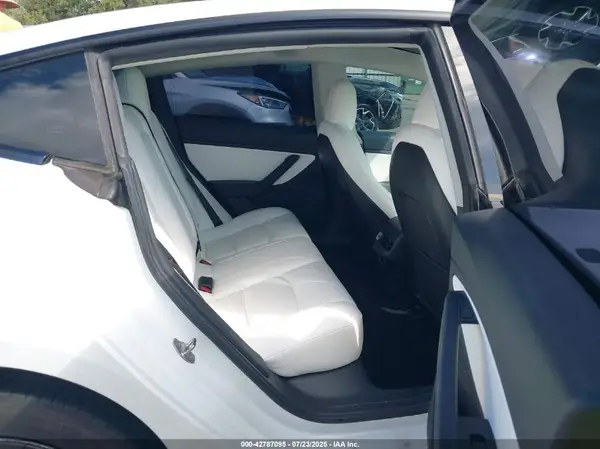 5YJ3E1EB9MF858573 2021 TESLA MODEL 3 - Image 8