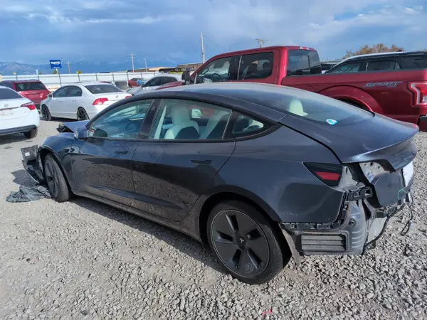 5YJ3E1EB9MF868519 2021 TESLA MODEL 3 - Image 2