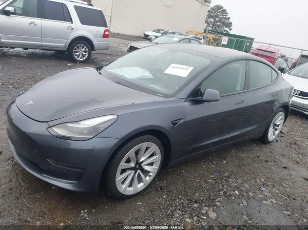 5YJ3E1EB9MF924281 2021 TESLA MODEL 3 - Image 2