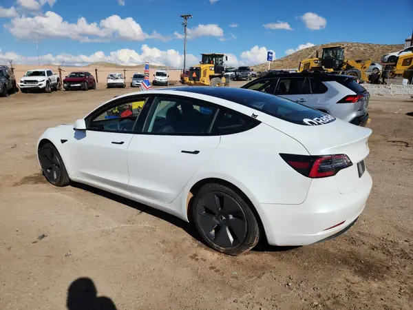 5YJ3E1EB9MF924863 2021 TESLA MODEL 3 - Image 2