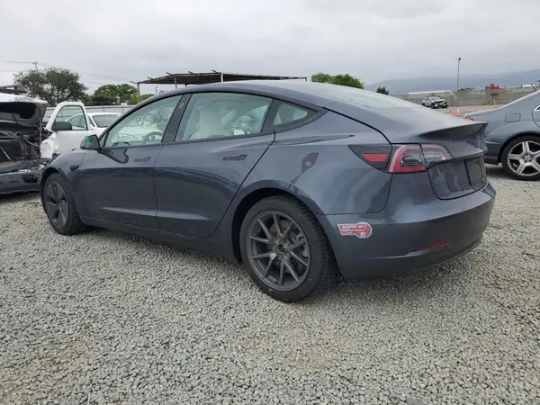 5YJ3E1EB9MF937533 2021 TESLA MODEL 3 - Image 2