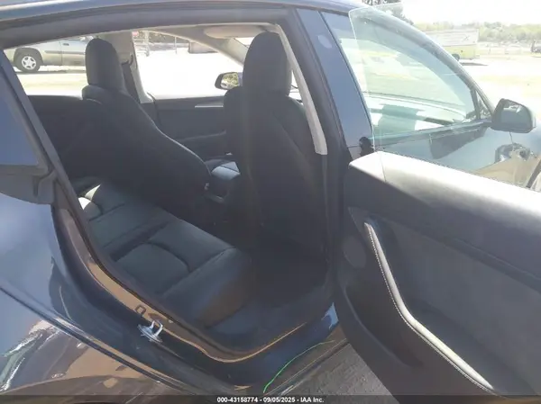 5YJ3E1EB9MF975098 2021 TESLA MODEL 3 - Image 8