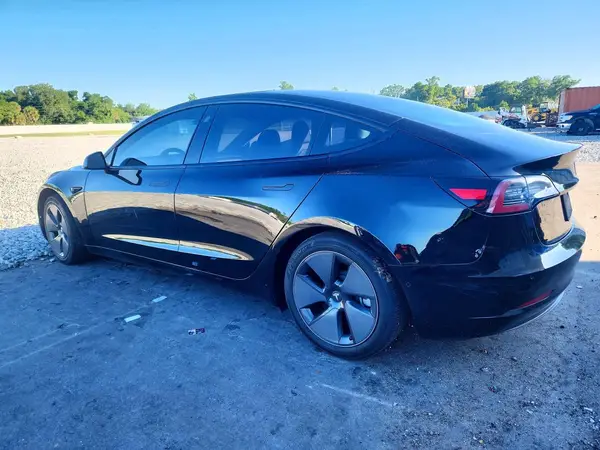 5YJ3E1EB9MF979569 2021 TESLA MODEL 3 - Image 2