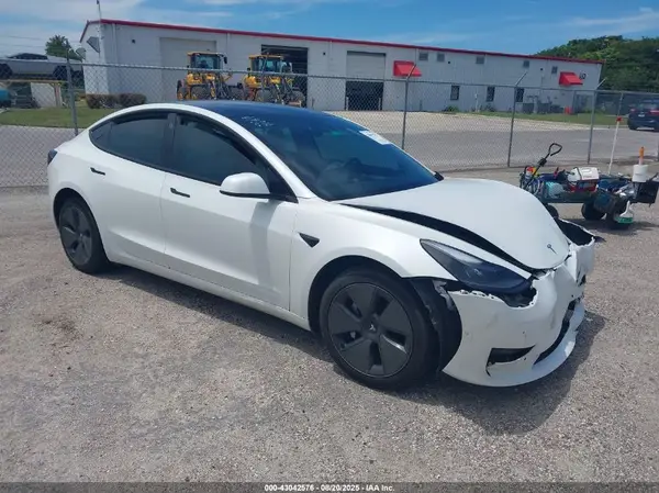 5YJ3E1EB9MF981371 2021 TESLA MODEL 3 - Image 1