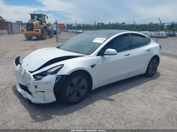 5YJ3E1EB9MF981371 2021 TESLA MODEL 3 - Image 2