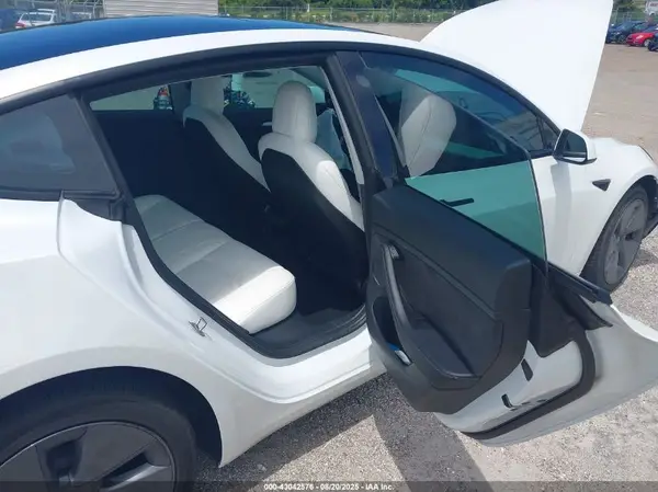 5YJ3E1EB9MF981371 2021 TESLA MODEL 3 - Image 8