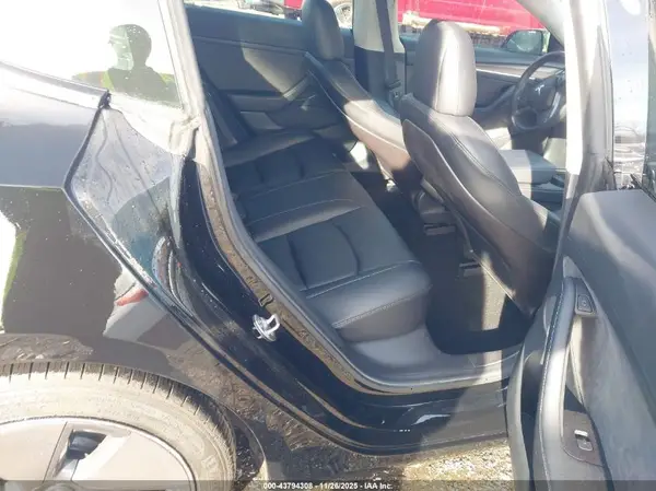 5YJ3E1EB9MF992158 2021 TESLA MODEL 3 - Image 8