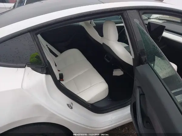 5YJ3E1EB9MF992967 2021 TESLA MODEL 3 - Image 8
