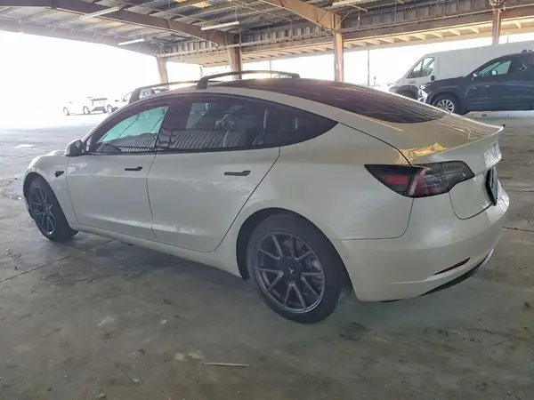 5YJ3E1EB9MF993052 2021 TESLA MODEL 3 - Image 2