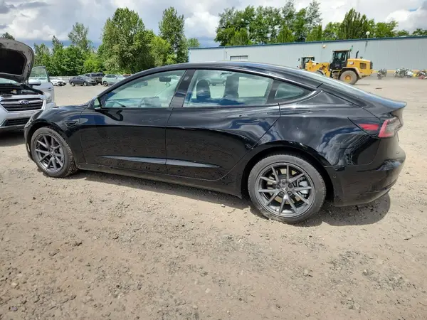 5YJ3E1EB9NF110956 2022 TESLA MODEL 3 - Image 2