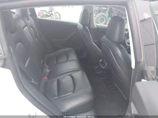 5YJ3E1EB9NF111783 2022 TESLA MODEL 3 - Image 8