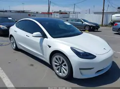 5YJ3E1EB9NF113601 2022 TESLA MODEL 3