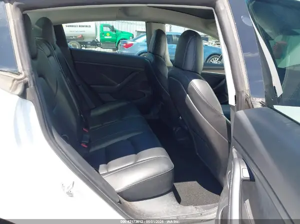 5YJ3E1EB9NF113601 2022 TESLA MODEL 3 - Image 8