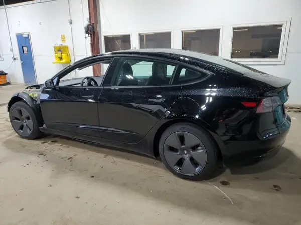 5YJ3E1EB9NF127921 2022 TESLA MODEL 3 - Image 2