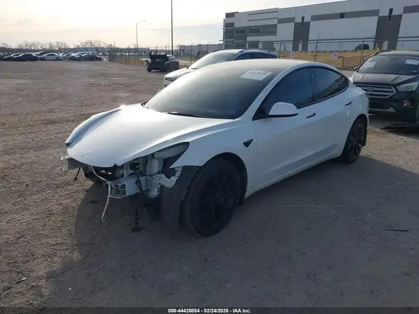 5YJ3E1EB9NF130642 2022 TESLA MODEL 3 - Image 2