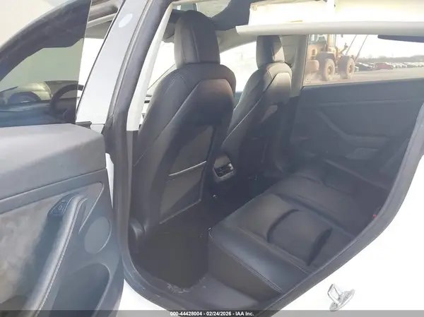 5YJ3E1EB9NF130642 2022 TESLA MODEL 3 - Image 8
