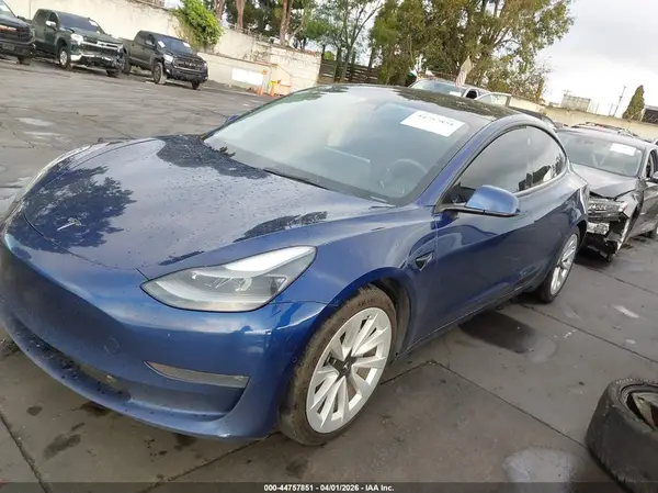 5YJ3E1EB9NF130835 2022 TESLA MODEL 3 - Image 2