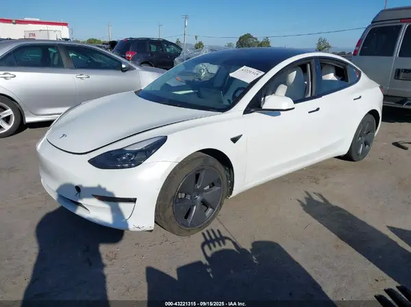 5YJ3E1EB9NF131743 2022 TESLA MODEL 3 - Image 2