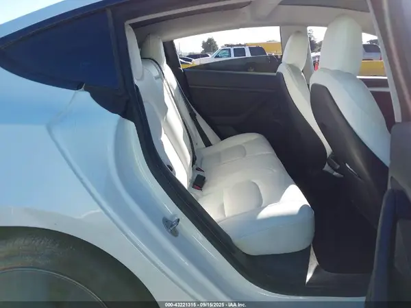 5YJ3E1EB9NF131743 2022 TESLA MODEL 3 - Image 8