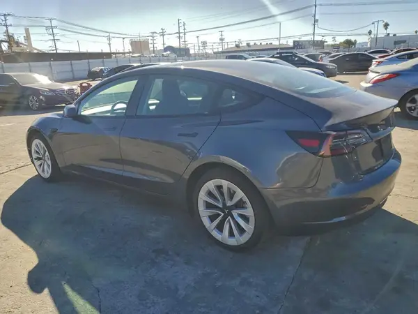5YJ3E1EB9NF132181 2022 TESLA MODEL 3 - Image 2