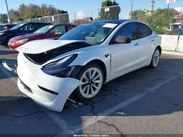 5YJ3E1EB9NF137185 2022 TESLA MODEL 3 - Image 2