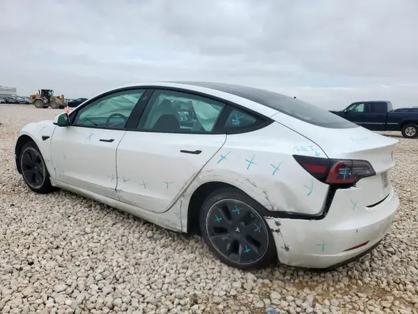 5YJ3E1EB9NF139051 2022 TESLA MODEL 3 - Image 2