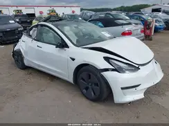 5YJ3E1EB9NF155394 2022 TESLA MODEL 3