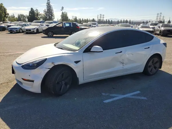 5YJ3E1EB9NF163723 2022 TESLA MODEL 3 - Image 1
