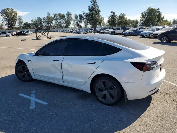 5YJ3E1EB9NF163723 2022 TESLA MODEL 3 - Image 2