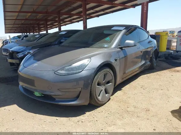 5YJ3E1EB9NF167142 2022 TESLA MODEL 3 - Image 2