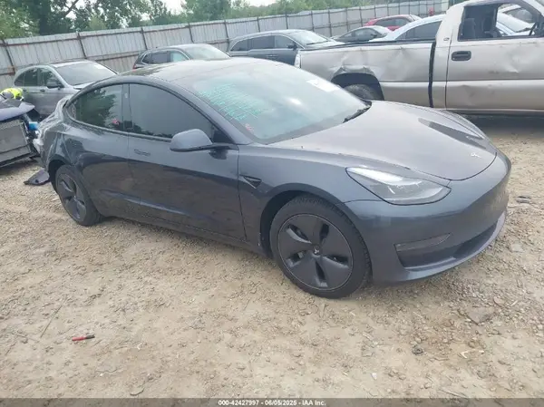 5YJ3E1EB9NF172518 2022 TESLA MODEL 3 - Image 1