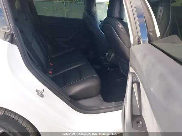5YJ3E1EB9NF172745 2022 TESLA MODEL 3 - Image 8