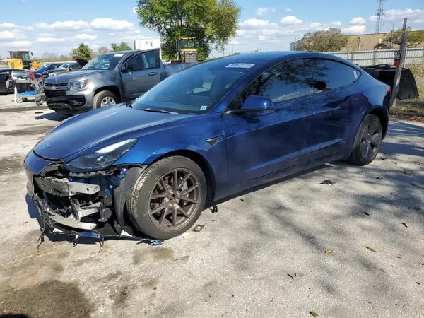 5YJ3E1EB9NF172762 2022 TESLA MODEL 3 - Image 1