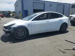 5YJ3E1EB9NF174673 2022 TESLA MODEL 3