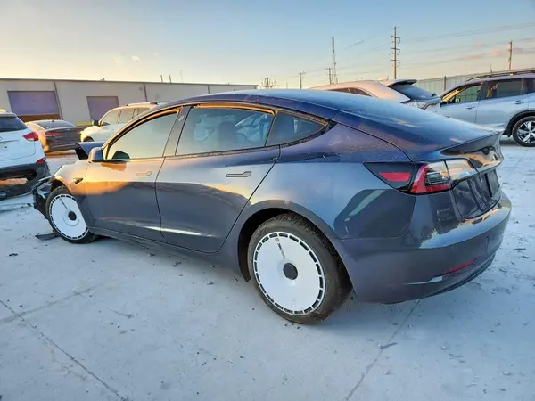 5YJ3E1EB9NF175225 2022 TESLA MODEL 3 - Image 2