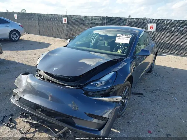 5YJ3E1EB9NF176794 2022 TESLA MODEL 3 - Image 2