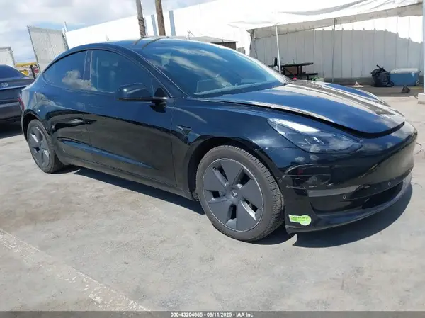 5YJ3E1EB9NF176827 2022 TESLA MODEL 3 - Image 1