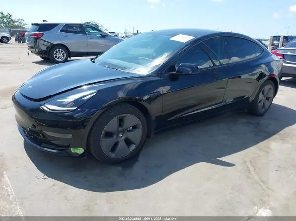 5YJ3E1EB9NF176827 2022 TESLA MODEL 3 - Image 2