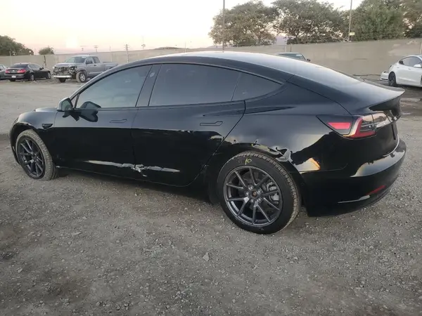 5YJ3E1EB9NF180649 2022 TESLA MODEL 3 - Image 2