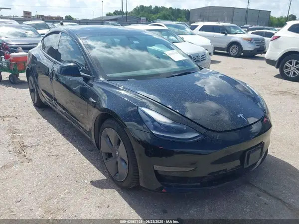 5YJ3E1EB9NF183003 2022 TESLA MODEL 3 - Image 1