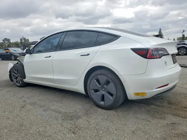 5YJ3E1EB9NF183499 2022 TESLA MODEL 3 - Image 2